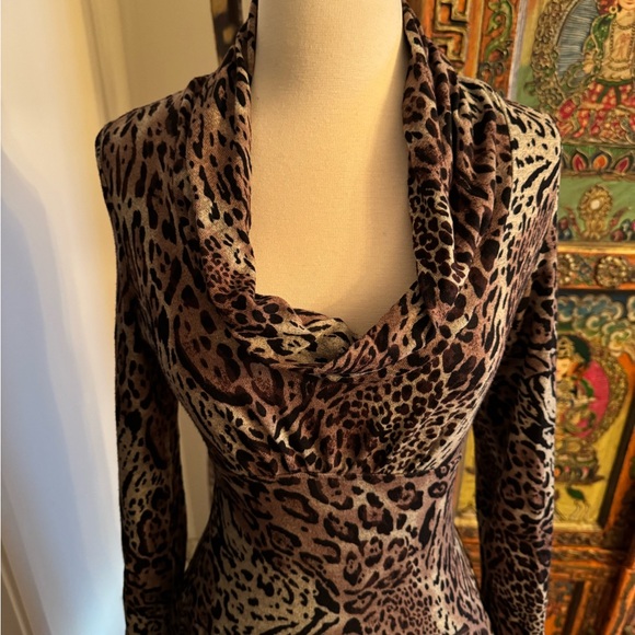 Animal print long sleeve dress perfect for a size 6 - Picture 2 of 5